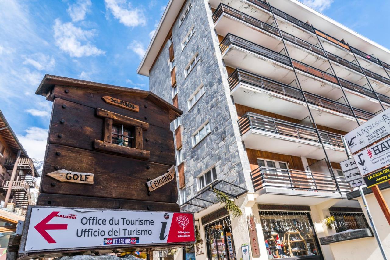 Stay In Cervinia Deluxe Apartment Breuil-Cervinia Bagian luar foto